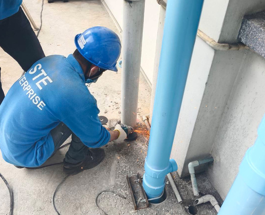 งานปรับปรุงท่อระบายนํ้าฝนและนํ้าทิ้งเครื่องปรับอากาศ